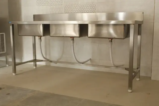 SS Sink Unit & Wash Bashing